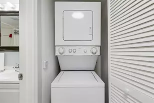 12900 SW 13th St, Pembroke Pines, FL 33027 - Photo 26