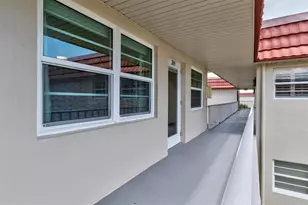 32 Pine Arbor Ln, Vero Beach, FL 32967 - Photo 2