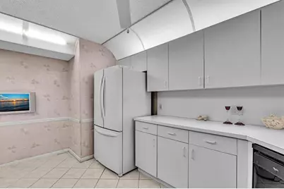 7377  Granville Dr, Unit #311, Fort Lauderdale, FL 33321 - Photo 12