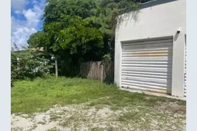 1601 NW 147th Street Dr, Miami, FL 33167 - Photo 1