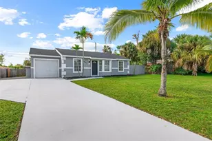 640 Foresteria Dr, West Palm Beach, FL 33403 - Photo 2