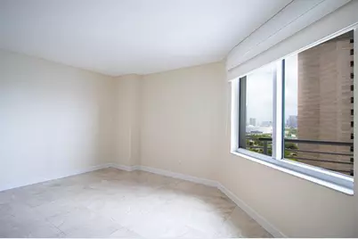 335 S Biscayne Blvd, Unit #2400, Miami, FL 33131 - Photo 30