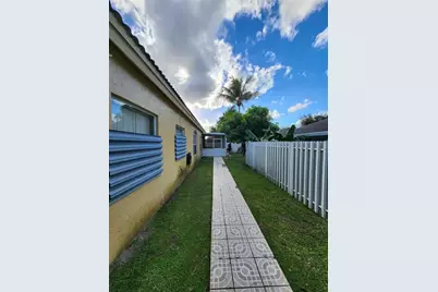 10611 SW 21st St, Miramar, FL 33025 - Photo 6