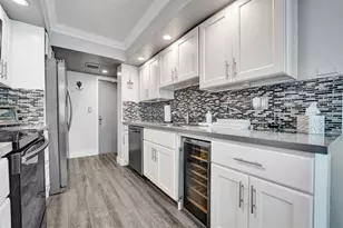 100 Golden Isles Dr, Hallandale Beach, FL 33009 - Photo 30