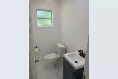 6410 NW Miami Ct, Miami, FL 33150 - Photo 36