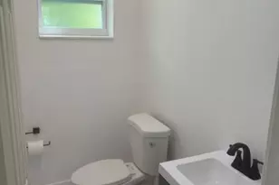 6410 NW Miami Ct, Miami, FL 33150 - Photo 36