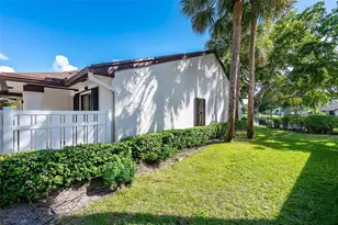 3272 Carambola Cir Unit, Coconut Creek, FL 33066 - Photo 4