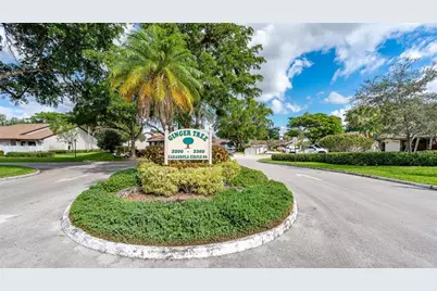 3272  Carambola Cir, Unit #3272, Coconut Creek, FL 33066 - Photo 8