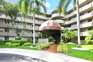 900 Colony Point Cir, Pembroke Pines, FL 33026 - Photo 18