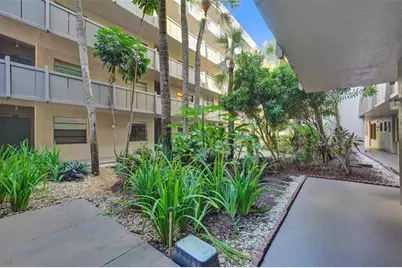 900  Colony Point Cir, Unit #221, Pembroke Pines, FL 33026 - Photo 16