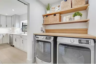 8569  Casa Del Lago, Boca Raton, FL 33433 - Photo 6