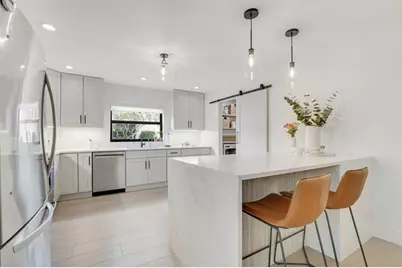 8569  Casa Del Lago, Boca Raton, FL 33433 - Photo 4