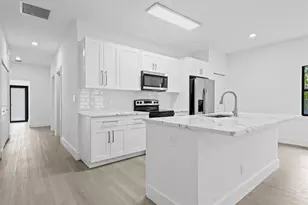 2810 NW 7th St, Fort Lauderdale, FL 33311 - Photo 2