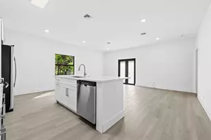 2810 NW 7th St, Fort Lauderdale, FL 33311 - Photo 6