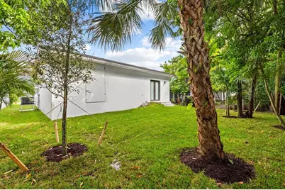 2810 NW 7th Street, Fort Lauderdale, FL 33311 - Photo 24