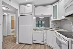 3249 Carambola Cir Unit, Coconut Creek, FL 33066 - Photo 4