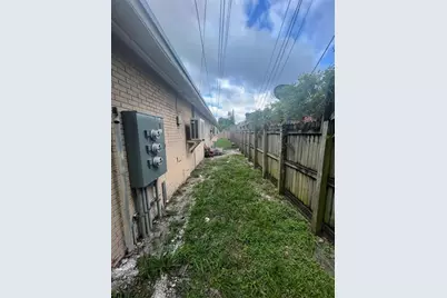701 NW 21st Ter, Fort Lauderdale, FL 33311 - Photo 18