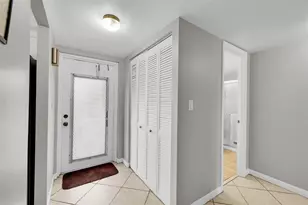 8861 Sunrise Lakes Blvd, Sunrise, FL 33322 - Photo 20