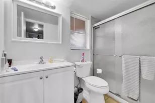 8861 Sunrise Lakes Blvd, Sunrise, FL 33322 - Photo 32