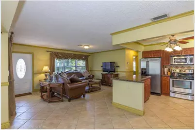 160 SE 12th St, Pompano Beach, FL 33060 - Photo 4