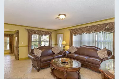 160 SE 12th St, Pompano Beach, FL 33060 - Photo 2