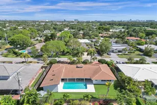 2608 NE 35th St, Fort Lauderdale, FL 33306 - Photo 2