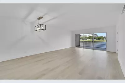 2801 N Palm Aire Dr, Unit #201, Pompano Beach, FL 33069 - Photo 2