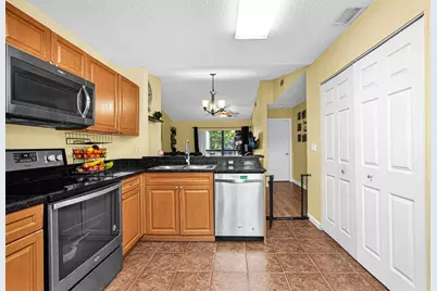 5861  Riverside Dr, Unit #206, Pompano Beach, FL 33067 - Photo 10