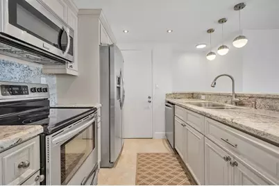 720  Bayshore Dr, Unit #304, Fort Lauderdale, FL 33304 - Photo 4