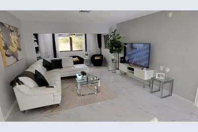 1801  Presidential Way, Unit #D202, West Palm Beach, FL 33401 - Photo 1