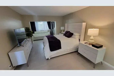 1801  Presidential Way, Unit #D202, West Palm Beach, FL 33401 - Photo 12