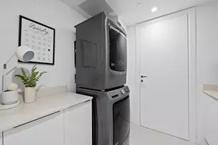 435 Bayshore Dr, Fort Lauderdale, FL 33304 - Photo 14