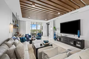 435 Bayshore Dr, Fort Lauderdale, FL 33304 - Photo 2