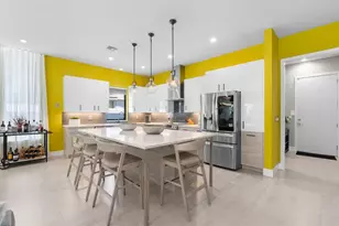 318 NE 25th St, Wilton Manors, FL 33305 - Photo 18