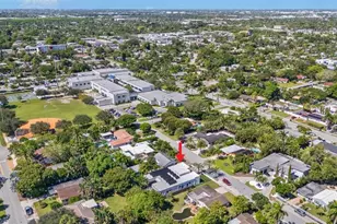 318 NE 25th St, Wilton Manors, FL 33305 - Photo 52