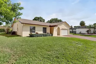 5904 Blue Beech Ct, Tamarac, FL 33319 - Photo 36