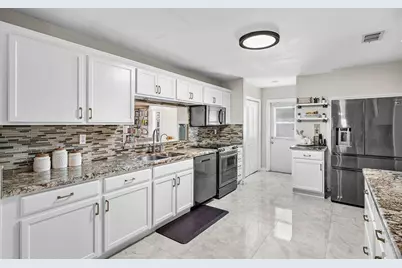 9040 NW 20th St, Pembroke Pines, FL 33024 - Photo 12