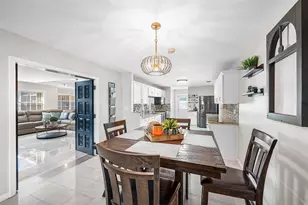 9040 NW 20th St, Pembroke Pines, FL 33024 - Photo 10