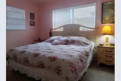 136  Greenbrier Dr, Palm Springs, FL 33461 - Photo 4