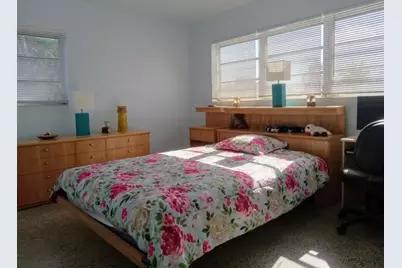 136  Greenbrier Dr, Palm Springs, FL 33461 - Photo 8