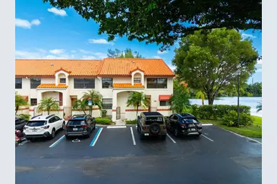 109  Liberty Ct, Unit #109, Deerfield Beach, FL 33442 - Photo 2