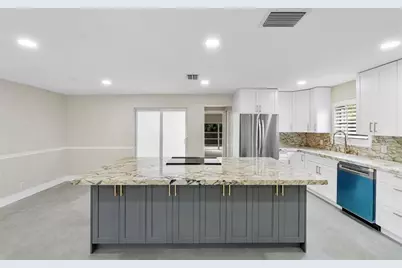 828  Johnson St, Hollywood, FL 33019 - Photo 2