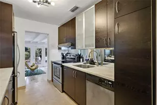 421 SW 12th Ct, Fort Lauderdale, FL 33315 - Photo 6