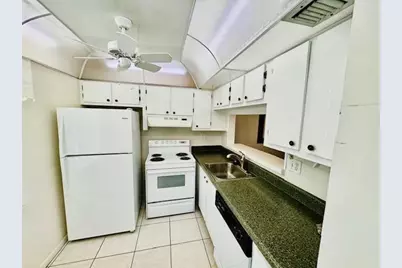 9401  Lime Bay Blvd, Unit #114, Tamarac, FL 33321 - Photo 10