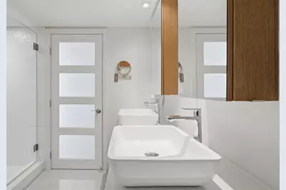 1000  Parkview Dr, Unit #1030, Hallandale Beach, FL 33009 - Photo 30