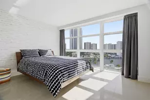 1000 Parkview Dr, Hallandale Beach, FL 33009 - Photo 32