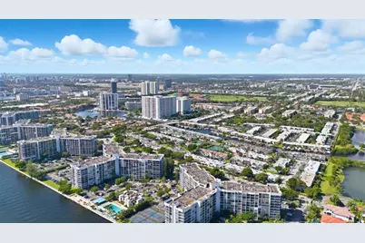 1000  Parkview Dr, Unit #1030, Hallandale Beach, FL 33009 - Photo 40