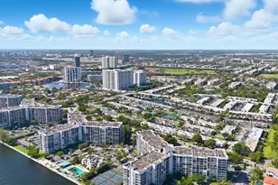 1000 Parkview Dr, Hallandale Beach, FL 33009 - Photo 40