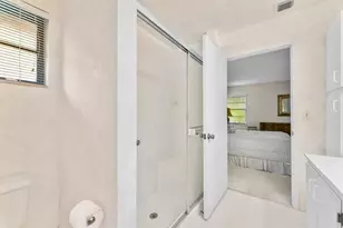 8333 Springlake Dr, Boca Raton, FL 33496 - Photo 28