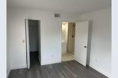 871 NE 207th Ter, Unit #102, Miami, FL 33179 - Photo 8